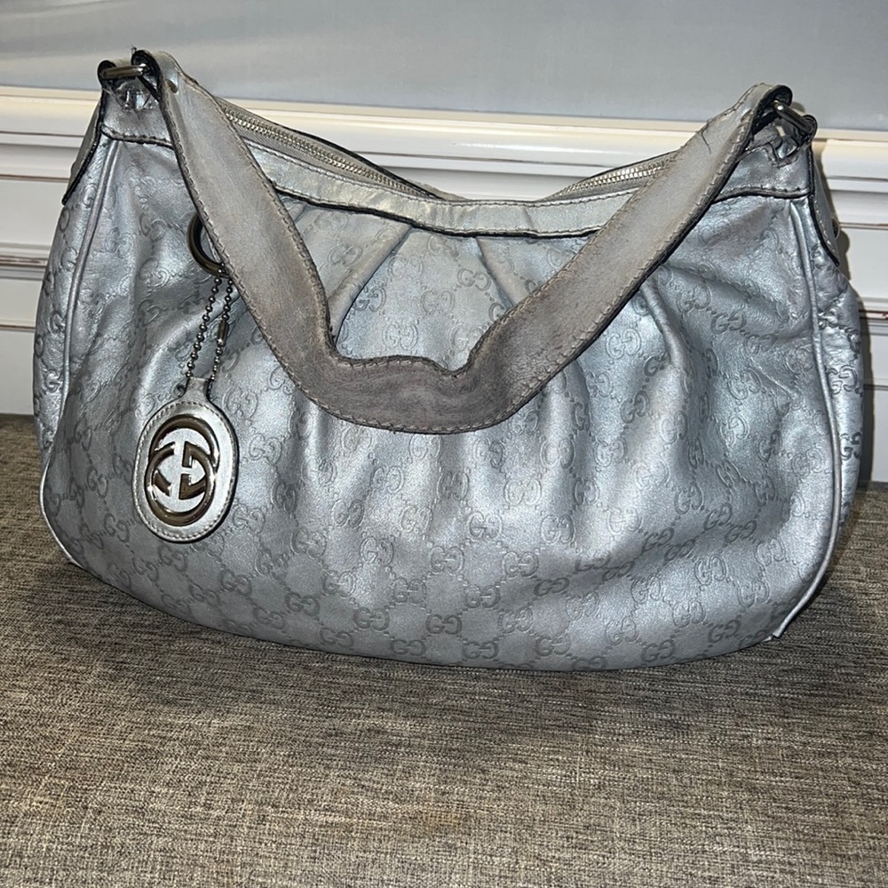 Metallic silver Gucci shoulder bag